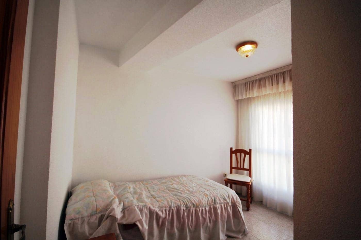   2 soveværelse   ferieLejlighed i Torrevieja   med   swimmingpool   - € 800 (Ref: 7233017)