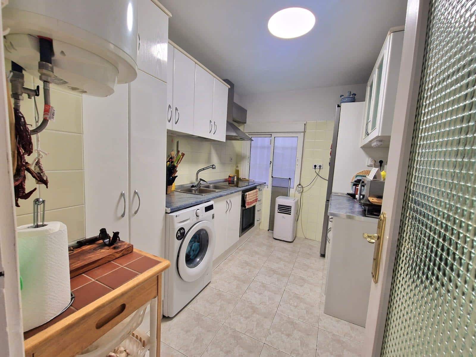 3 bedroom Apartment for sale in Torrevieja with garage - € 219,990 (Ref: 8511707)