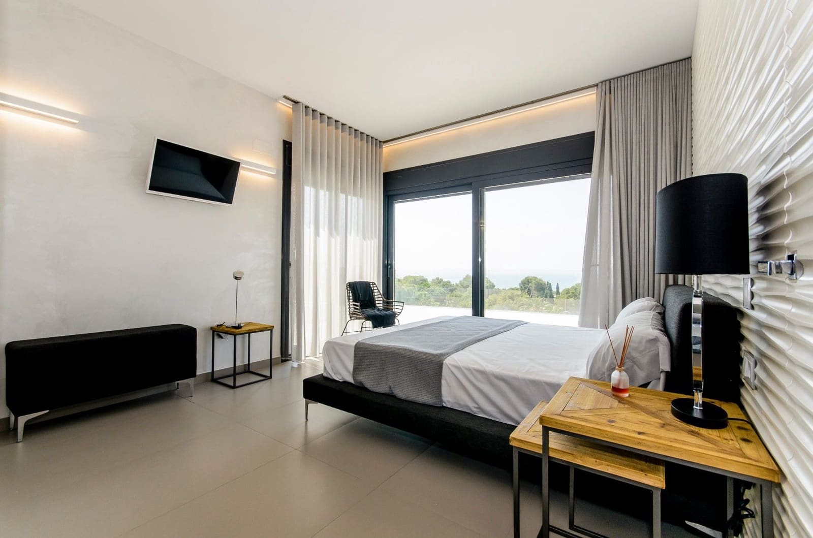 3 bedroom Villa for sale in Campoamor with pool - € 1,195,000 (Ref: 8916086)