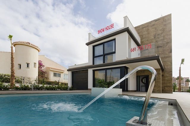 3 soveværelse Villa til salg i Campoamor, Orihuela med swimmingpool - € 995.000 (Ref: 8916092)