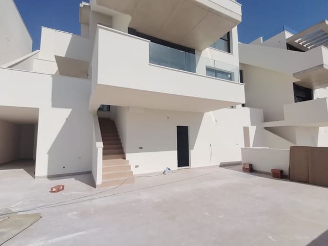 3 quarto Bungalow para venda em San Miguel de Salinas com piscina - 415 000 € (Ref: 8916095)