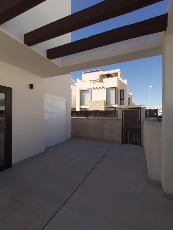 3 soverom Villa til salgs i Ciudad Quesada med svømmebasseng - € 650 000 (Ref: 8917988)