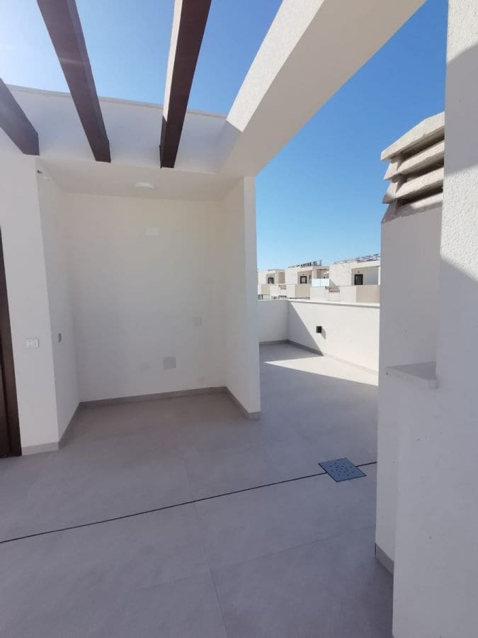 3 soverom Villa til salgs i Ciudad Quesada med svømmebasseng - € 650 000 (Ref: 8917988)