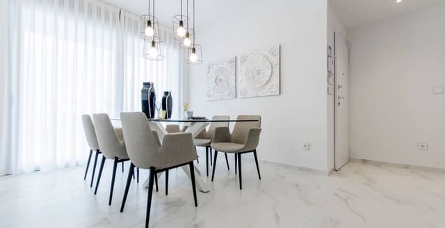 Chalet de 3 habitaciones en San Miguel de Salinas en venta con piscina garaje - 875.000 € (Ref: 8921417)