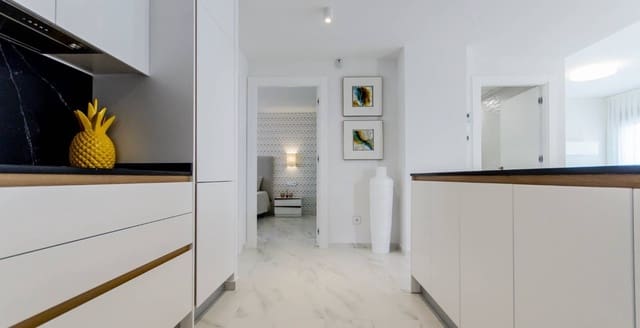 Chalet de 3 habitaciones en San Miguel de Salinas en venta con piscina garaje - 875.000 € (Ref: 8921417)