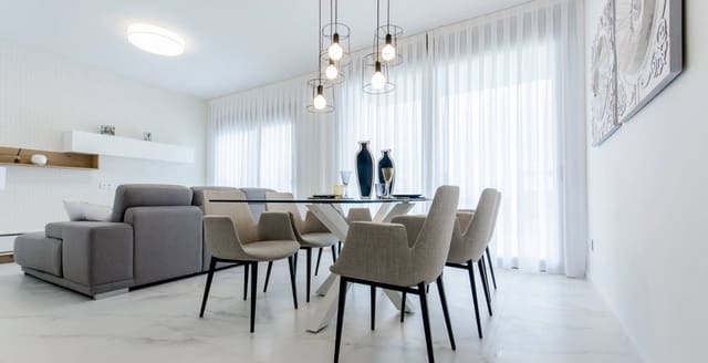 Chalet de 3 habitaciones en San Miguel de Salinas en venta con piscina garaje - 875.000 € (Ref: 8921417)