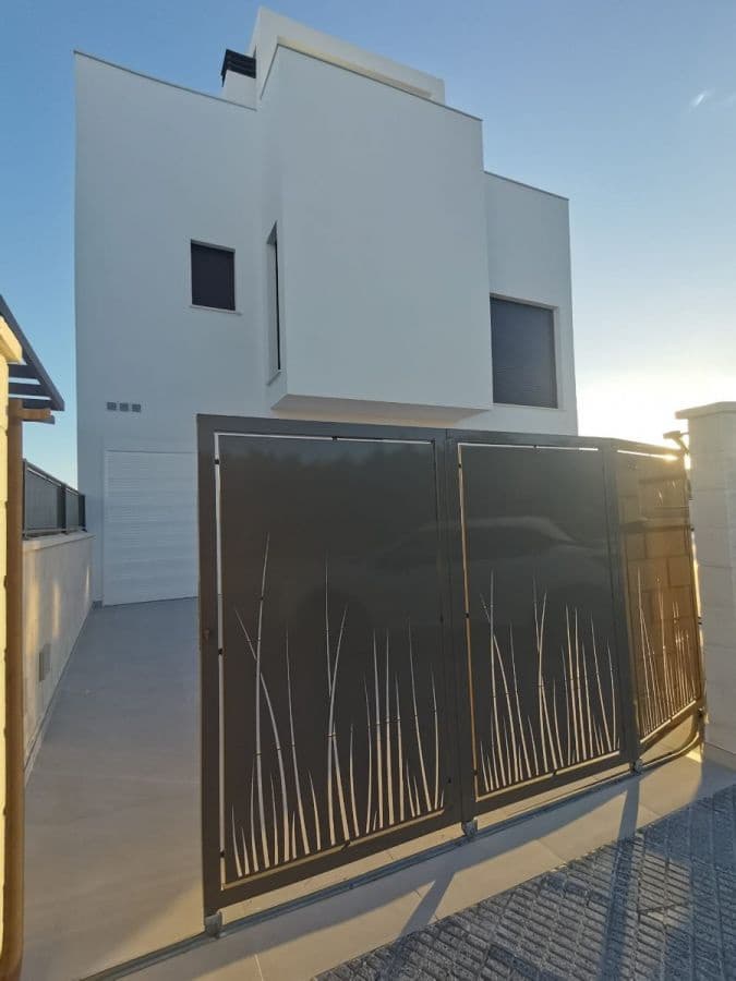 5 soverom Villa til salgs i Los Montesinos med svømmebasseng garasje - € 780 000 (Ref: 8926470)