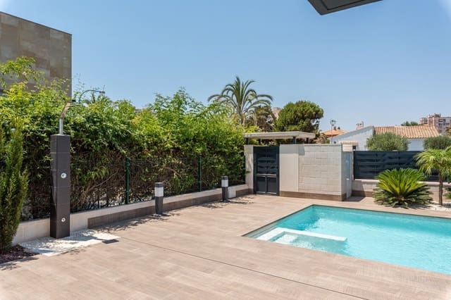 3 makuuhuone Huvila myytävänä paikassa La Manga del Mar Menor mukana uima-altaan - 749 000 € (Ref: 8926491)