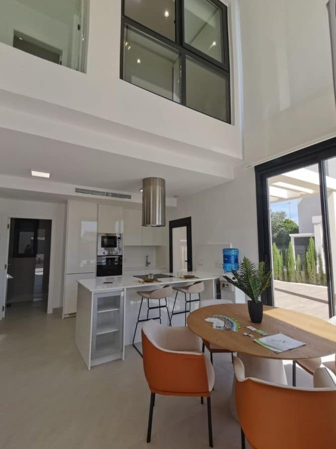 2 bedroom Villa for sale in Playa Honda with pool - € 510,000 (Ref: 8926492)