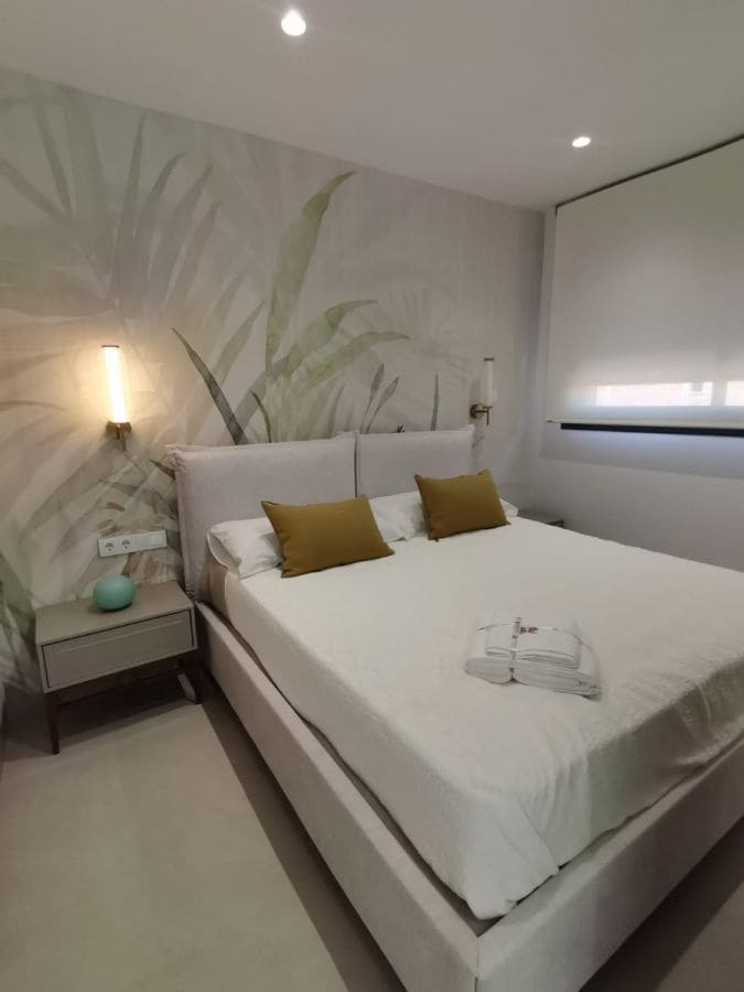 2 bedroom Villa for sale in Playa Honda with pool - € 510,000 (Ref: 8926492)