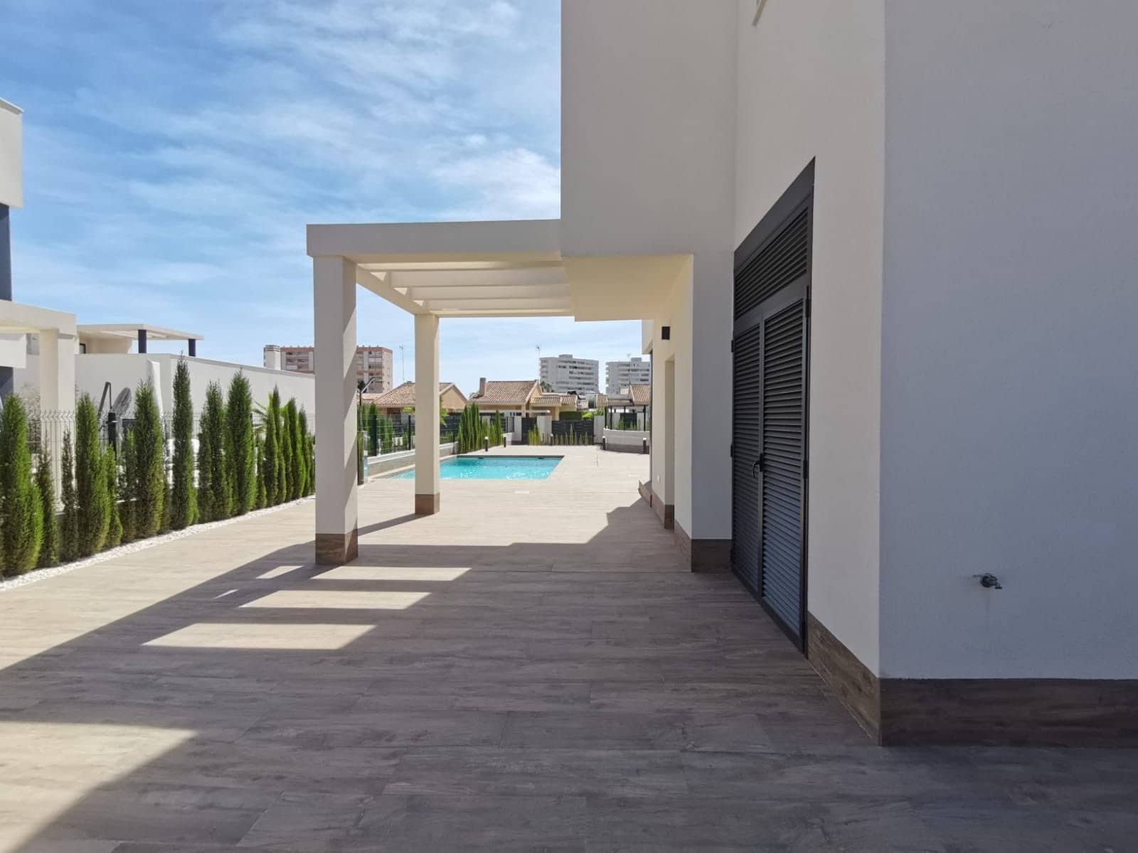 2 bedroom Villa for sale in Playa Honda with pool - € 510,000 (Ref: 8926492)