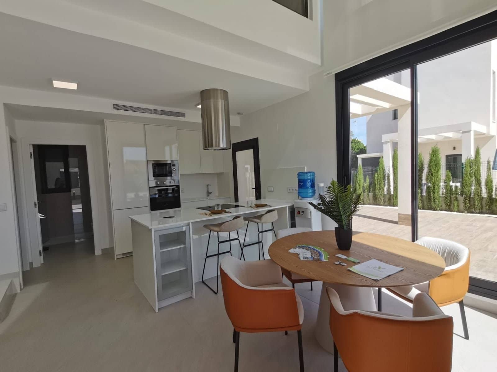 2 bedroom Villa for sale in Playa Honda with pool - € 510,000 (Ref: 8926492)