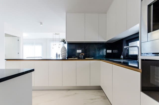 3 slaapkamer Villa te koop in San Miguel de Salinas met zwembad - € 630.000 (Ref: 8926550)