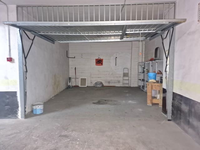 Kommersiell att hyra i Centro, Torrevieja - 180 € (Ref: 8943892)