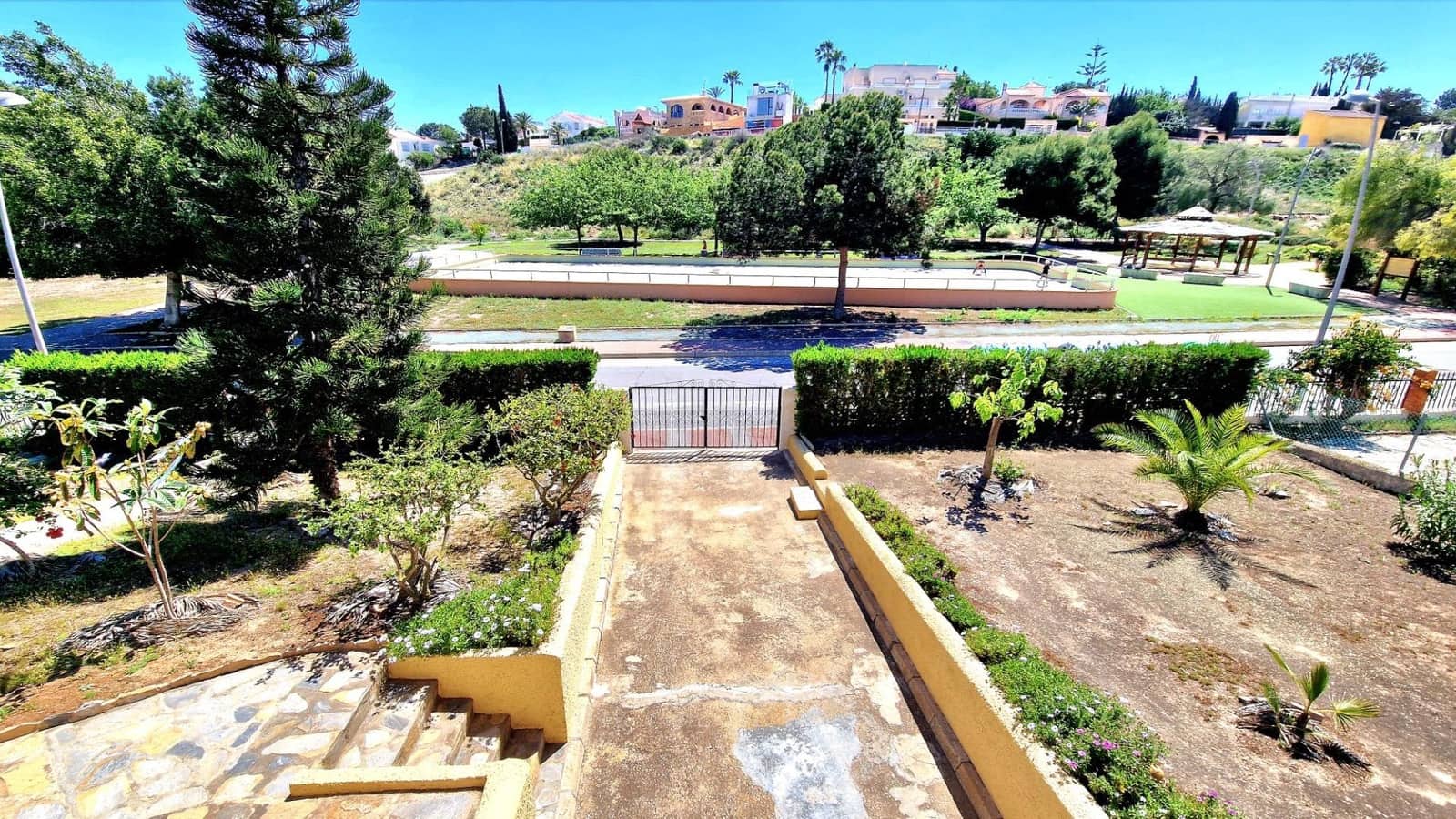 3 sypialnia Willa na sprzedaż w Torrevieja z garażem - 430 000 € (Ref: 8950658)