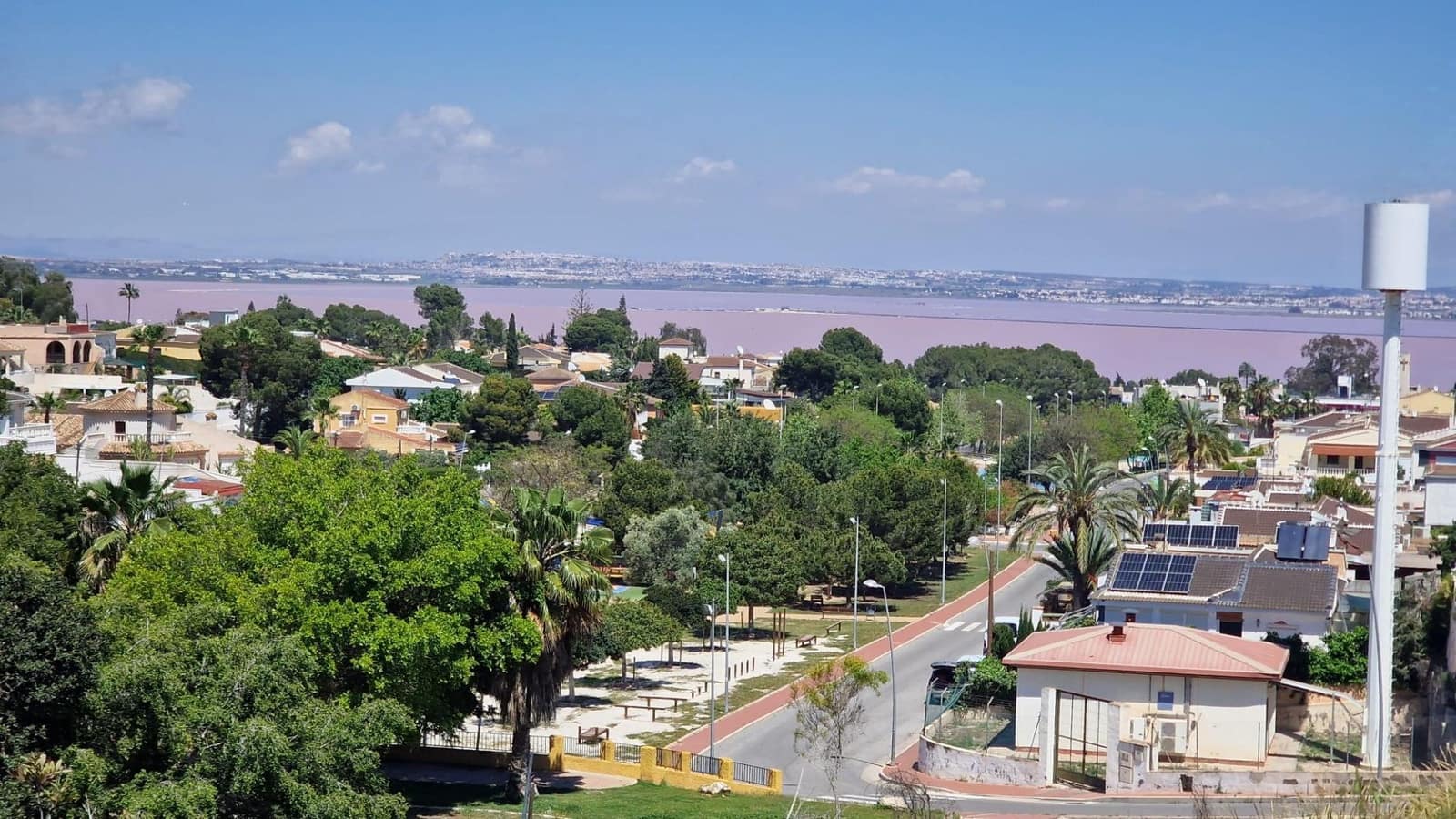 3 sypialnia Willa na sprzedaż w Torrevieja z garażem - 430 000 € (Ref: 8950658)