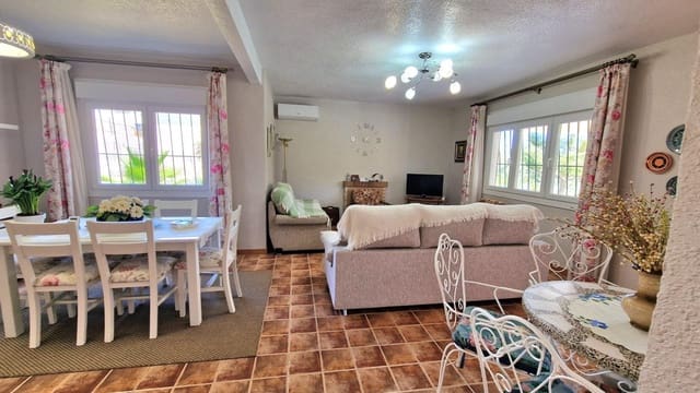 3 sypialnia Willa na sprzedaż w Los Balcones - Los Altos, Torrevieja z garażem - 430 000 € (Ref: 9059673)