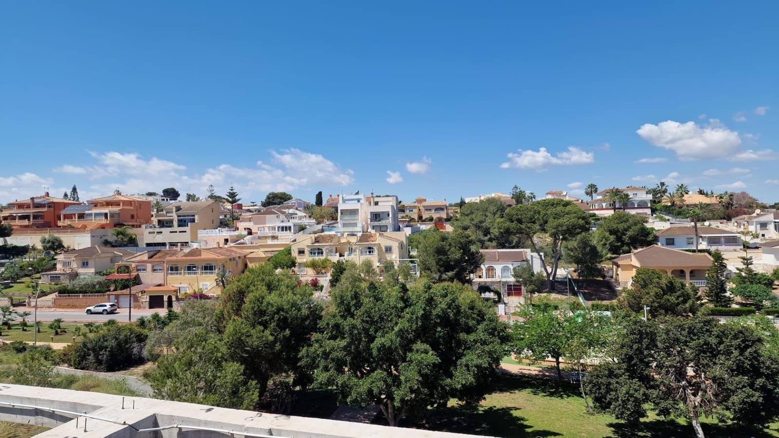 3 sypialnia Willa na sprzedaż w Torrevieja z garażem - 430 000 € (Ref: 9059673)