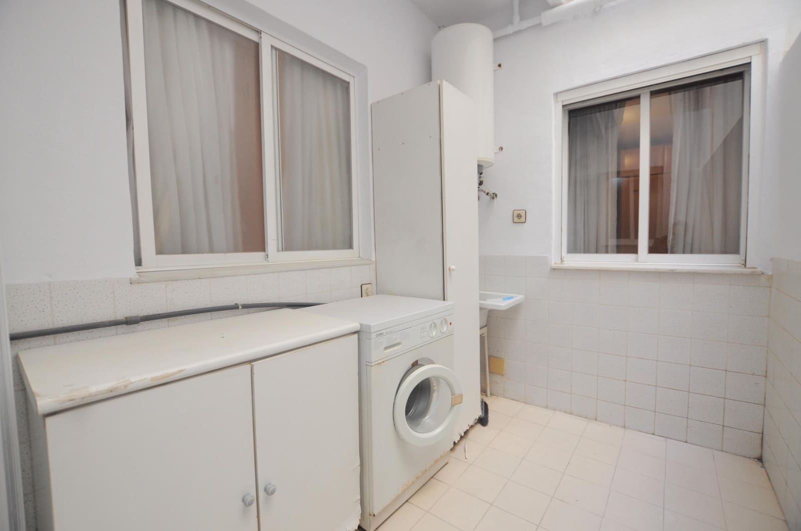 3 sypialnia Mieszkanie na sprzedaż w Torrevieja z garażem - 150 000 € (Ref: 9059681)