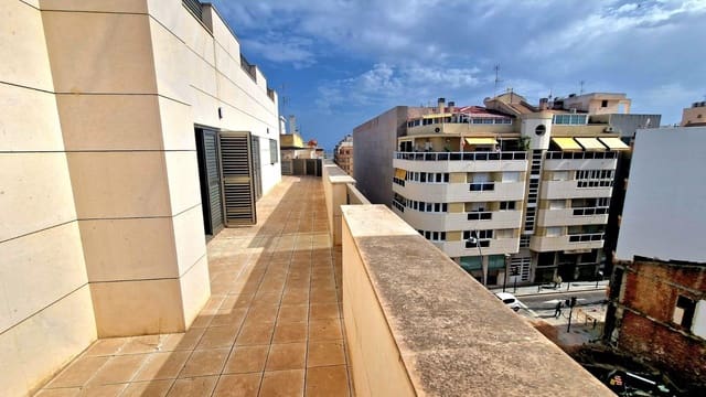 4 makuuhuone Kattohuoneisto myytävänä paikassa Centro, Torrevieja - 999 990 € (Ref: 9081442)