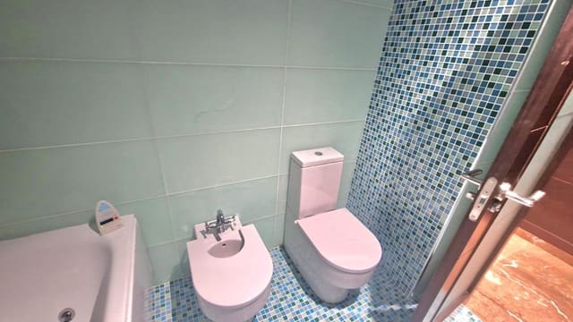 4 makuuhuone Kattohuoneisto myytävänä paikassa Centro, Torrevieja - 599 990 € (Ref: 9081443)