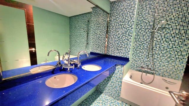 Apartamento de 4 habitaciones en Centro, Torrevieja en venta - 599.990 € (Ref: 9081444)