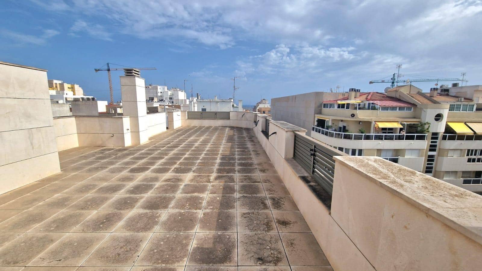 4 makuuhuone Huoneisto myytävänä paikassa Torrevieja - 999 990 € (Ref: 9081445)