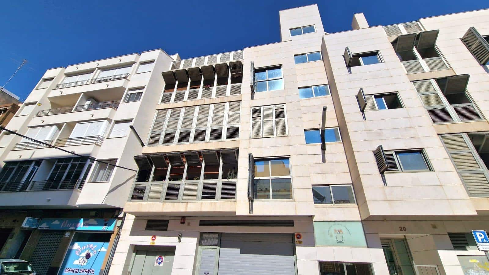 4 makuuhuone Huoneisto myytävänä paikassa Torrevieja - 999 990 € (Ref: 9081445)