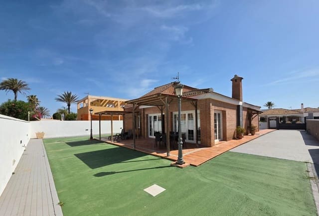 4 soverom Villa til salgs i La Manga del Mar Menor med garasje - € 565 000 (Ref: 9114045)