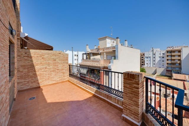 3 soverom Penthouse til salgs i Centro, Torrevieja med garasje - € 199 000 (Ref: 9116003)