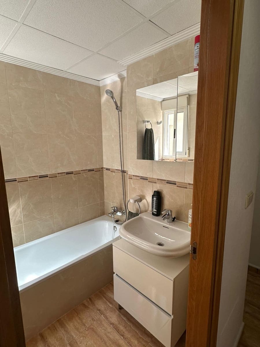 2 slaapkamer Appartement te koop in Los Montesinos - € 130.000 (Ref: 9116004)