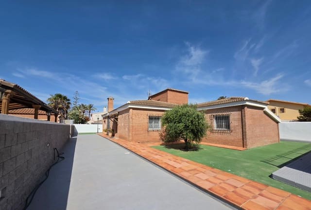 4 soveværelse Villa til salg i La Manga del Mar Menor med garage - € 565.000 (Ref: 9129646)