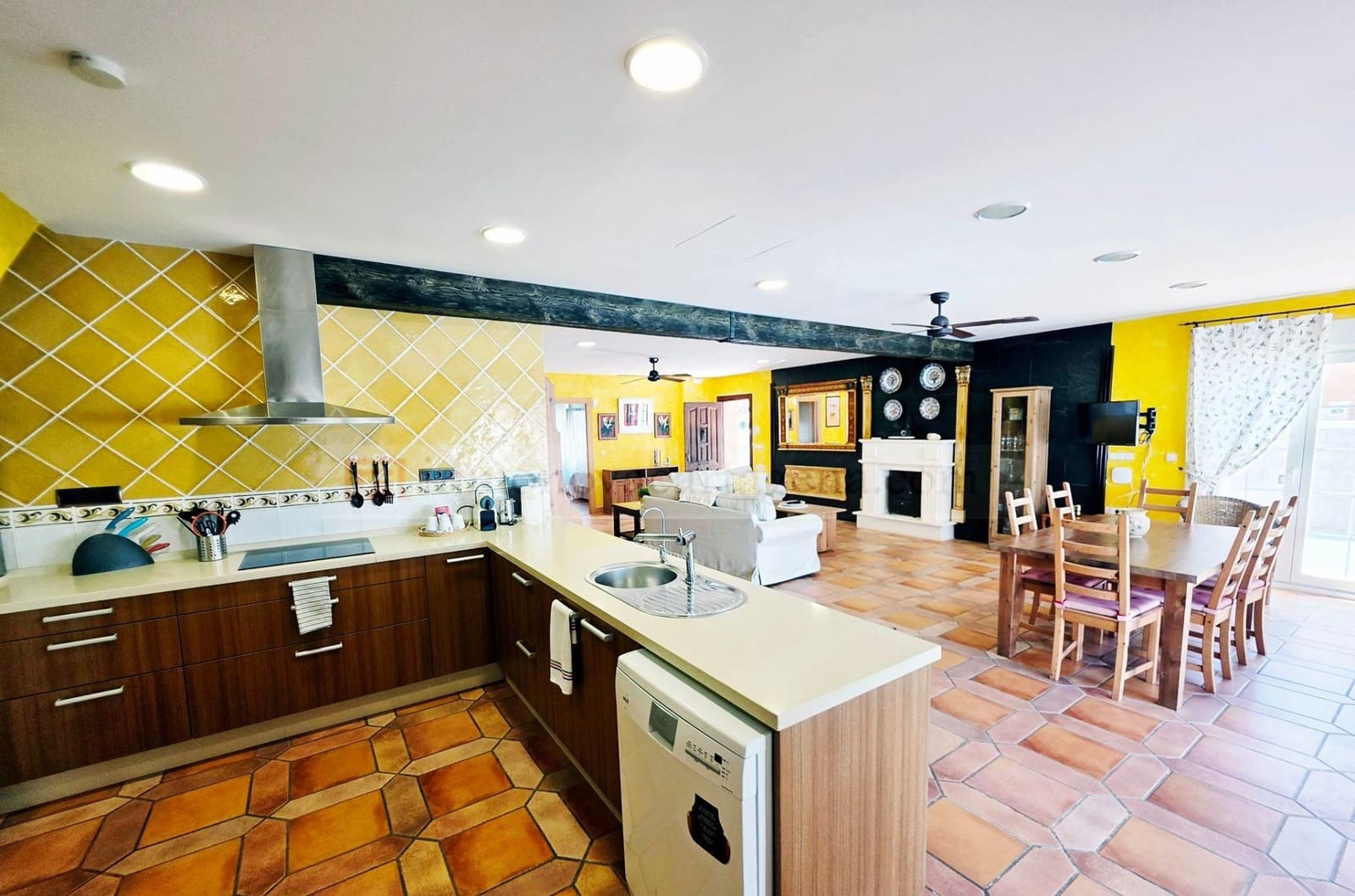 4 bedroom Villa for sale in La Manga del Mar Menor with garage - € 565,000 (Ref: 9129646)