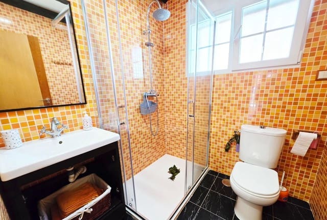 4 soverom Villa til salgs i La Manga del Mar Menor med garasje - € 565 000 (Ref: 9129646)