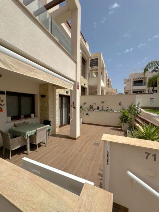 2 camera da letto Bungalow in vendita in Torrevieja con piscina garage - 299.000 € (Rif: 9153856)