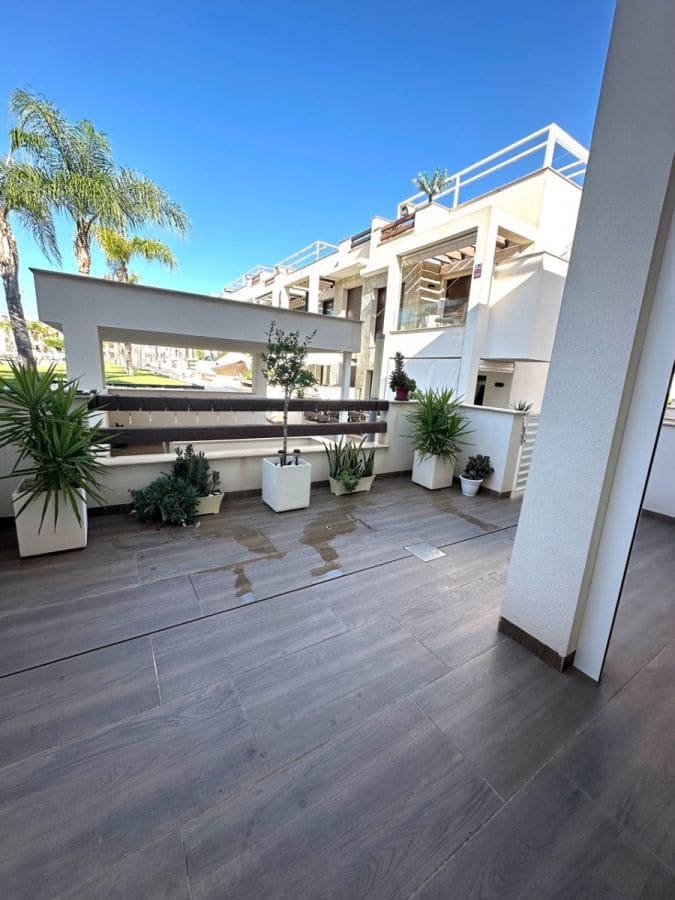 2 camera da letto Bungalow in vendita in Torrevieja con piscina garage - 299.000 € (Rif: 9153856)