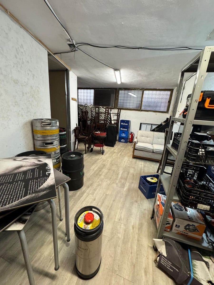 Kommersiell til salgs i Torrevieja med garasje - € 465 000 (Ref: 9236841)