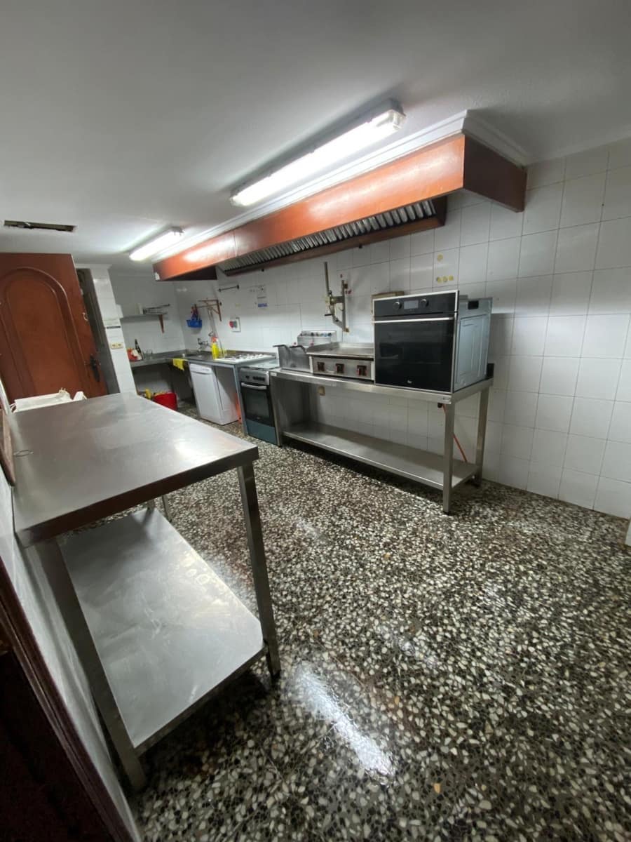 Komercyjne na sprzedaż w Torrevieja z garażem - 465 000 € (Ref: 9236841)