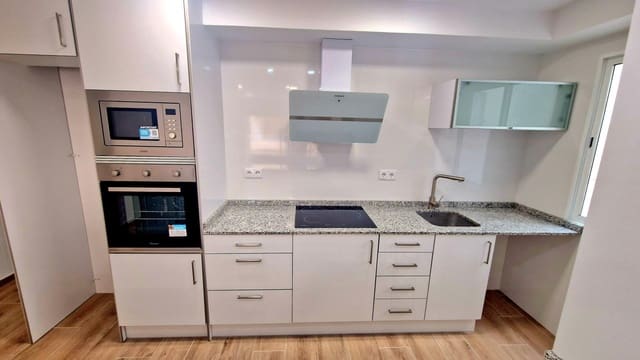 Apartamento de 3 habitaciones en La Mata, Torrevieja en venta con garaje - 240.000 € (Ref: 9252378)