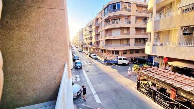 2 bedroom Flat for sale in Playa de los Locos, Torrevieja - € 134,990 (Ref: 9269658)