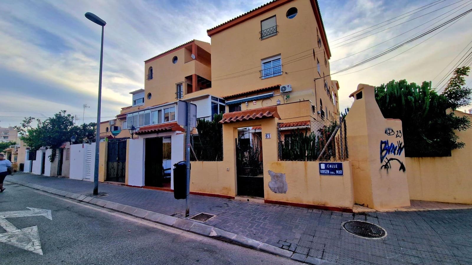 1 quarto Loft para venda em Torrevieja com piscina - 87 000 € (Ref: 9296836)