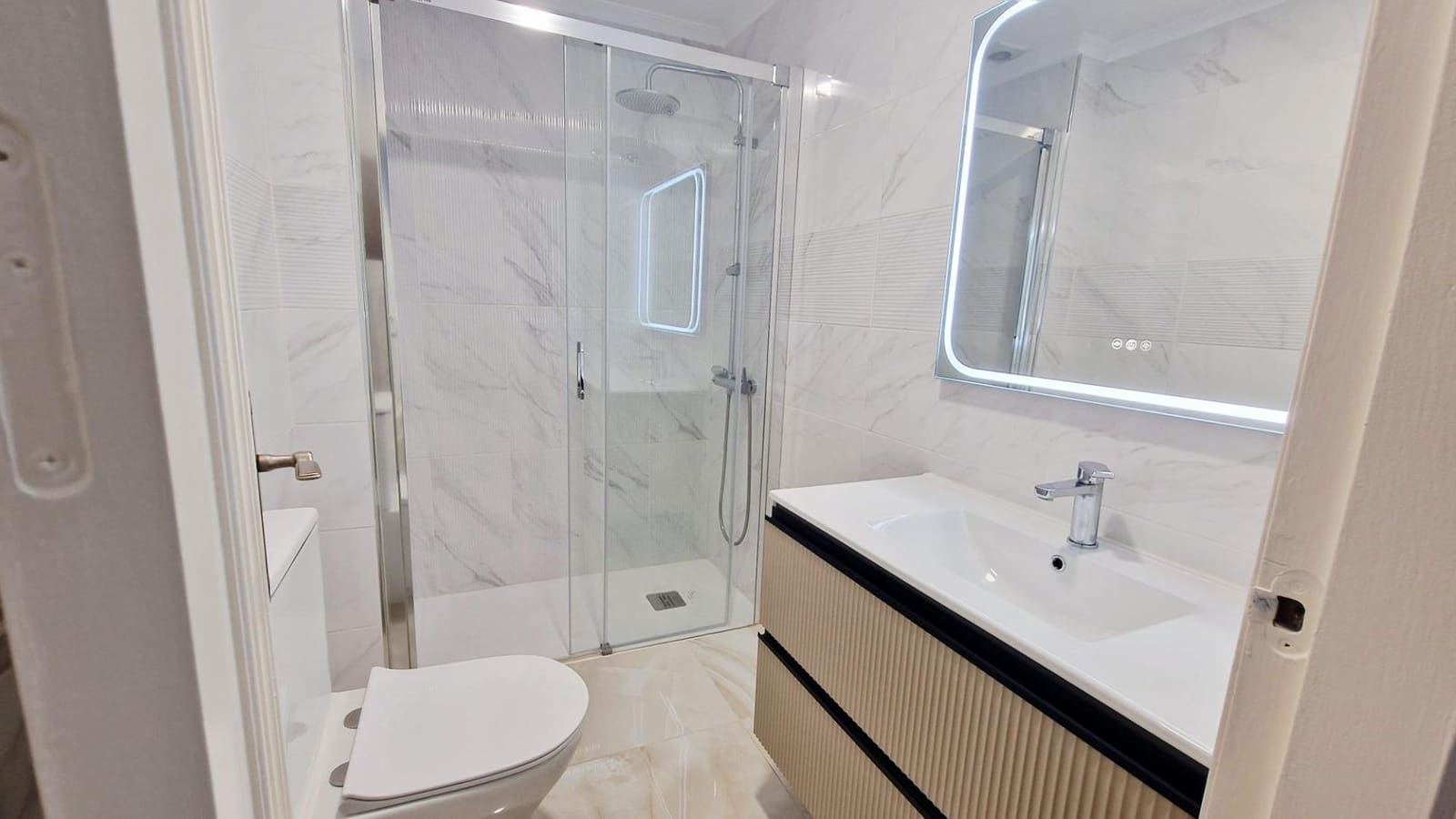 2 sypialnia Penthouse na sprzedaż w Torrevieja z garażem - 220 000 € (Ref: 9296838)