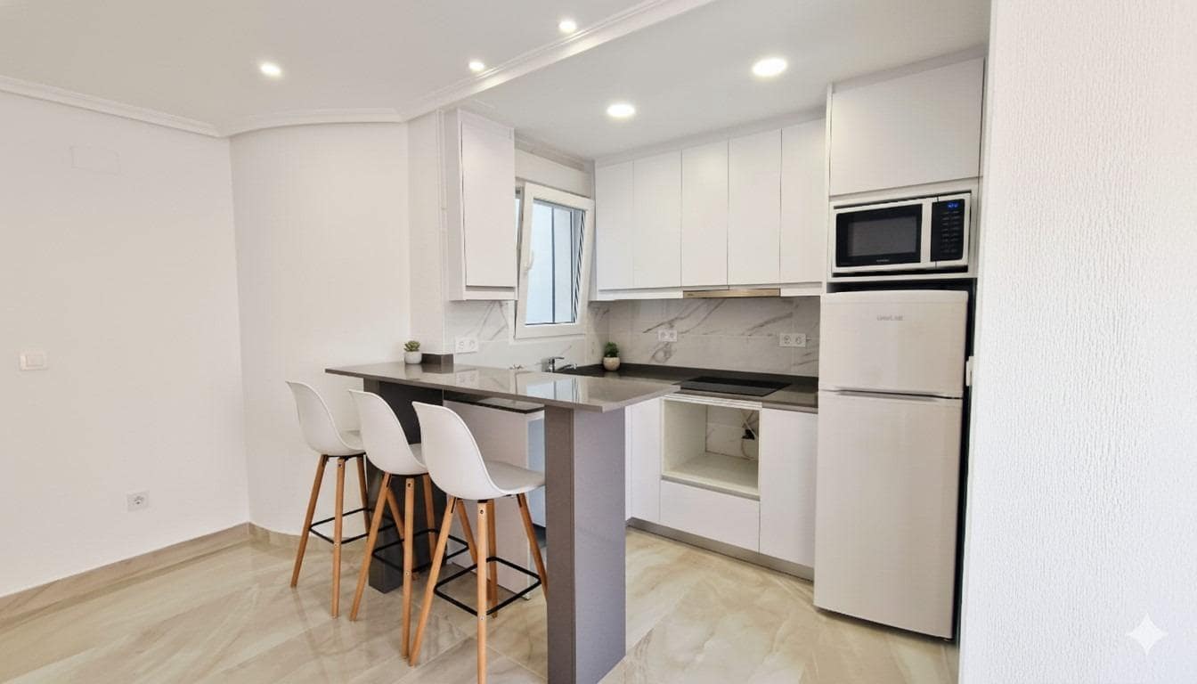 2 slaapkamer Penthouse te koop in Torrevieja - € 198.900 (Ref: 9296838)
