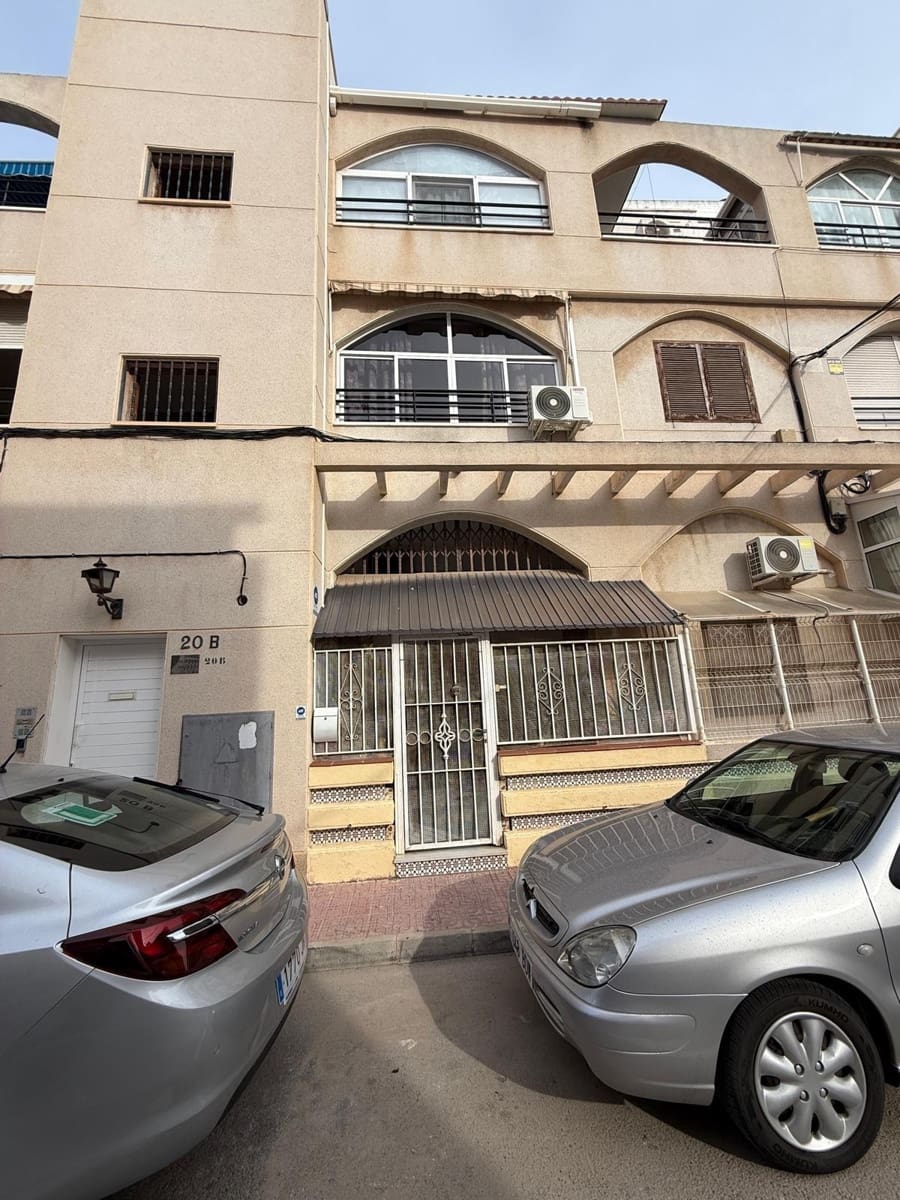 2 chambre Appartement à vendre à Torrevieja - 135 000 € (Ref: 9334898)