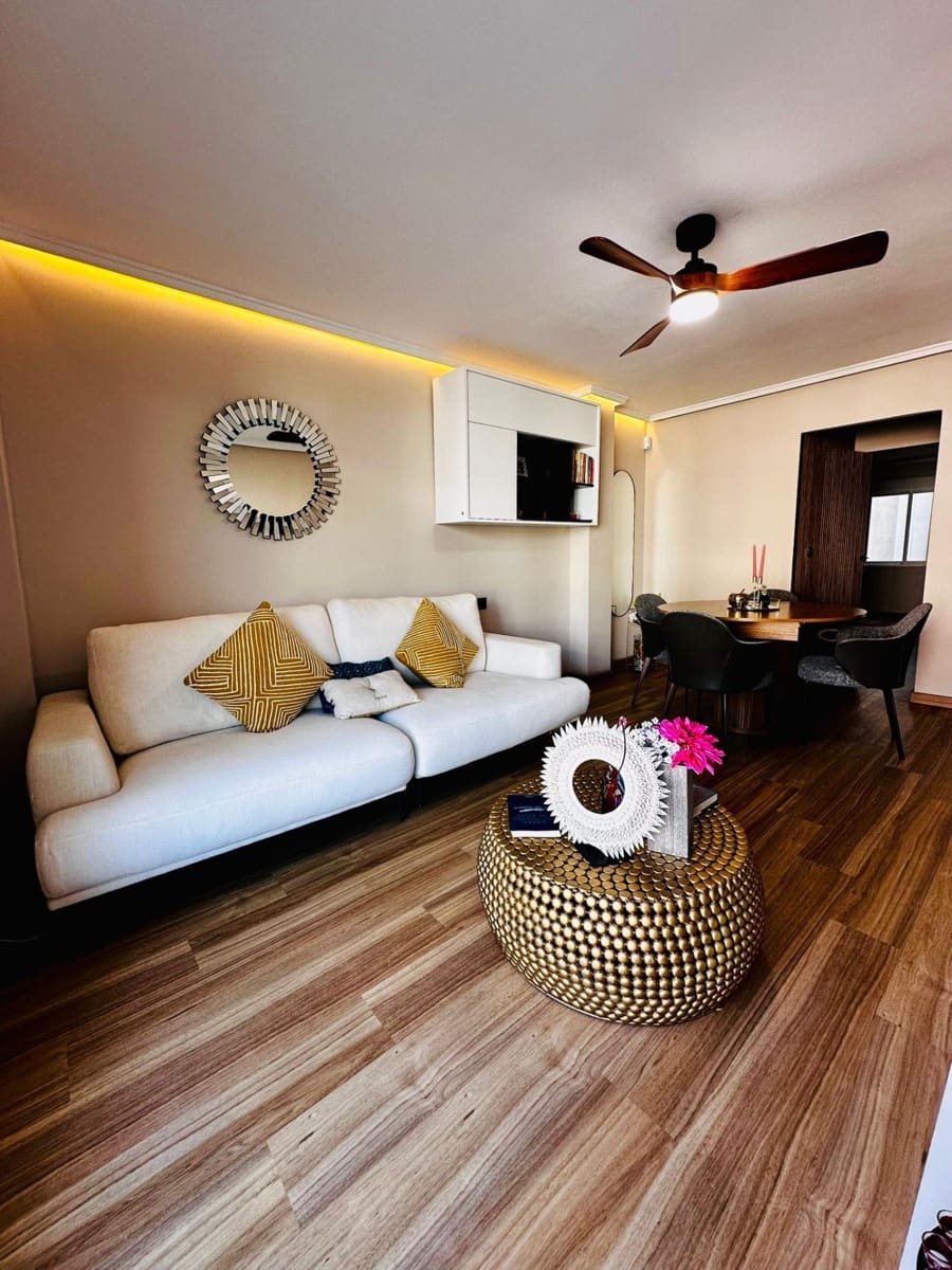 3 bedroom Apartment for sale in Torrevieja - € 210,000 (Ref: 9349488)