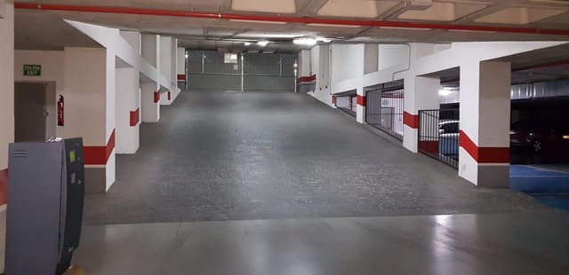 Garage til salg i Centro, Torrevieja - € 13.990 (Ref: 9359533)