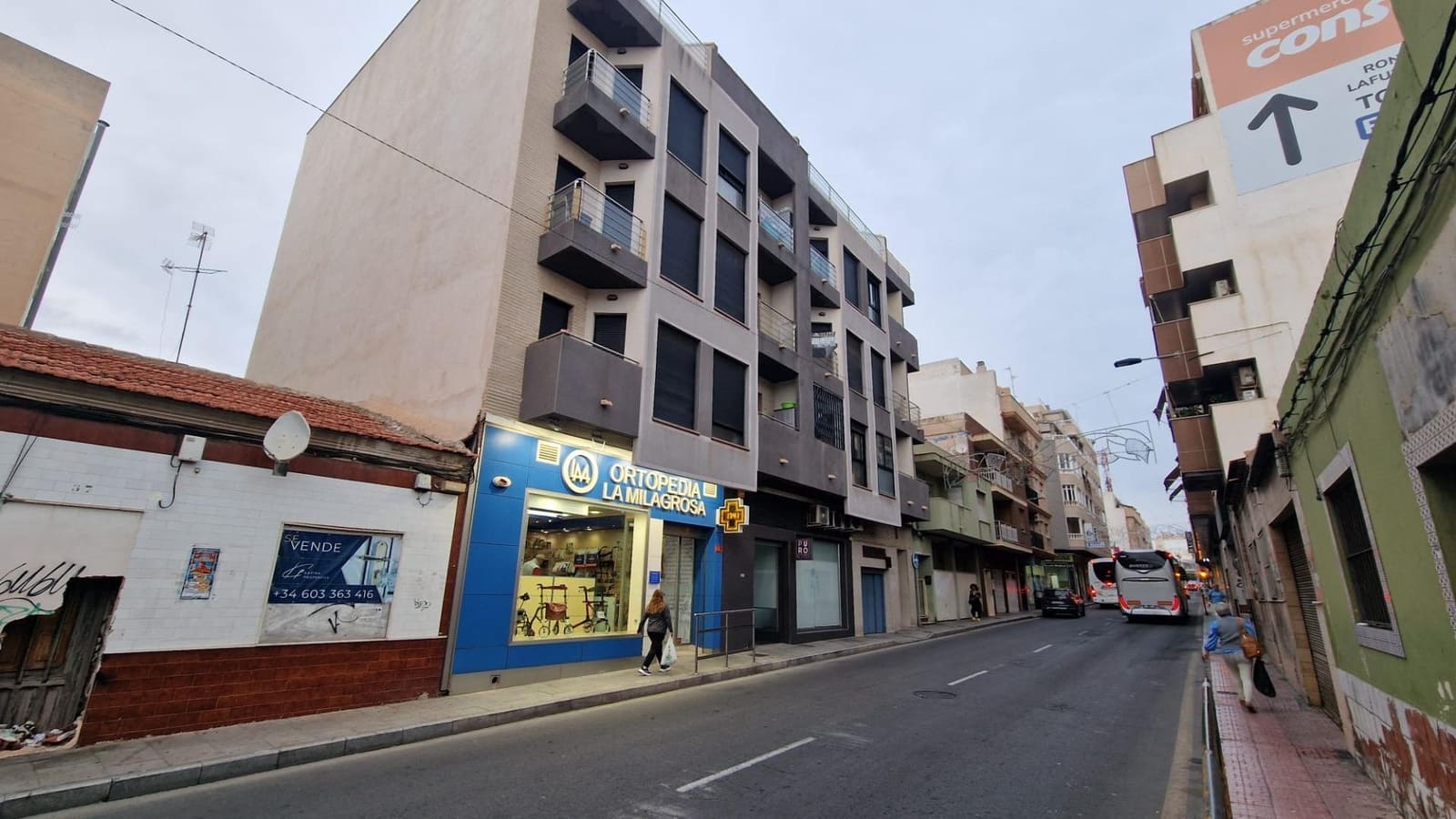 Piso de 2 habitaciones en Torrevieja en venta con garaje - 134.990 € (Ref: 9373817)