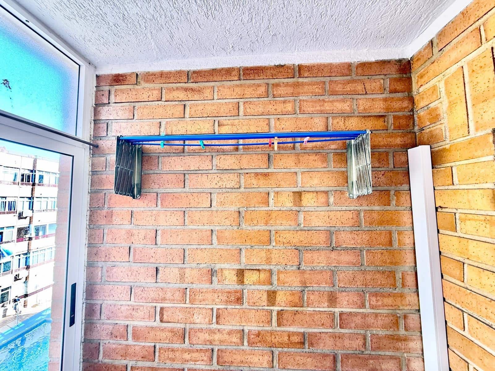 Yksiö myytävänä paikassa Torrevieja mukana uima-altaan - 100 000 € (Ref: 9387857)