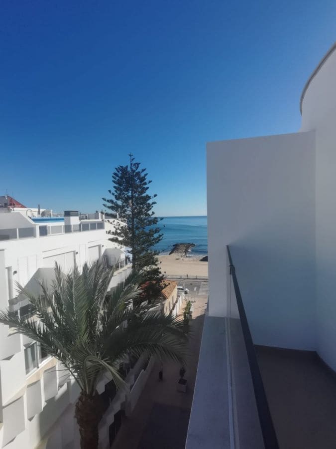 2 makuuhuone Kattohuoneisto myytävänä paikassa Torrevieja mukana uima-altaan - 459 000 € (Ref: 9425763)