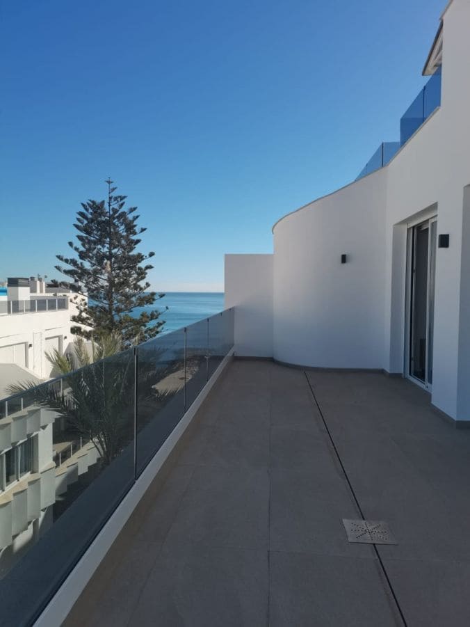 2 makuuhuone Kattohuoneisto myytävänä paikassa Torrevieja mukana uima-altaan - 459 000 € (Ref: 9425763)